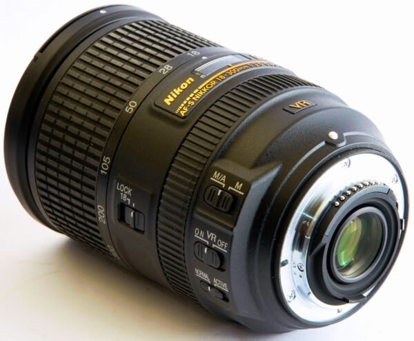 Nikon AF-S DX NIKKOR 18-300mm f/3.5-6.3G ED VR Lens - Image 3