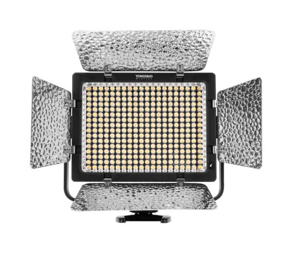 YONGNUO YN320 3200-5500k LED LIGHT