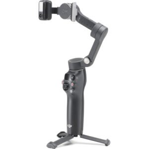 The magnetic phone clamp of the DJI Osmo Mobile 7P attaching to a smartphone.