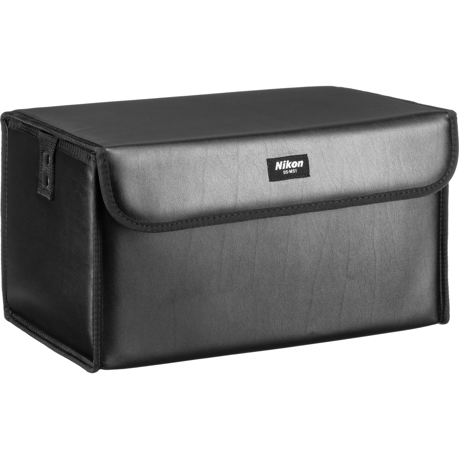 Nikon R1C1 system arranged in its carrying case