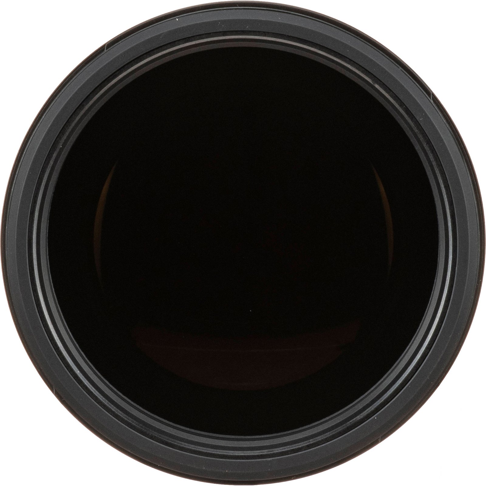 Close-up of the front element and coatings of the Sony FE 200-600mm G