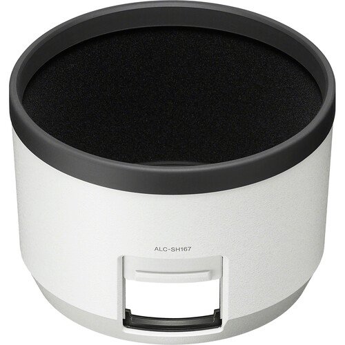 lens hood of the Sony FE 70-200mm f/2.8 GM II